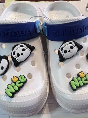 New Lightweight White Clogs Slip On Summer Water Shoes Zhubaba with Charms